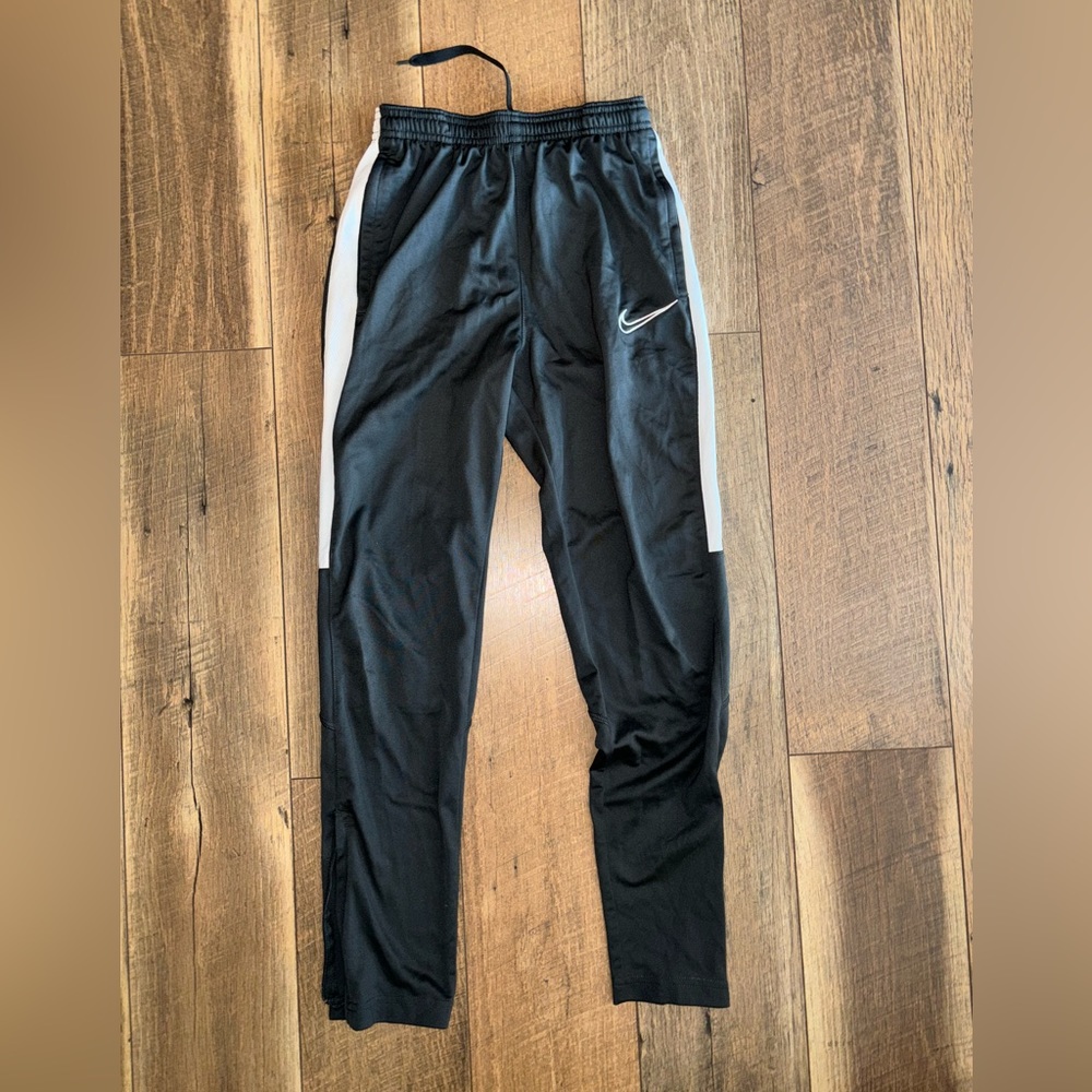 Boys Nike Training Pants - Grey Large
